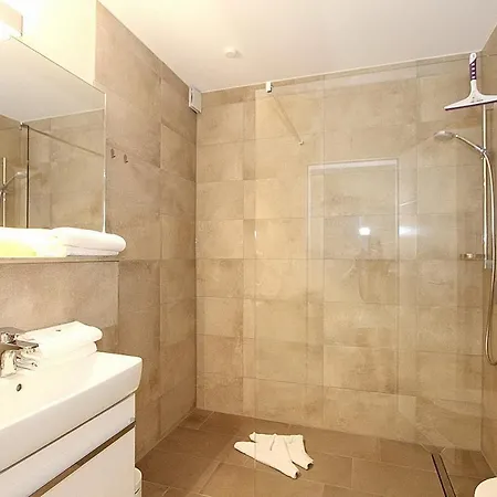 Stern Stern 09 Apartment